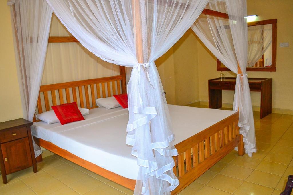 Hotel Marine At Negombo Beach Νεγκόμπο Δωμάτιο φωτογραφία