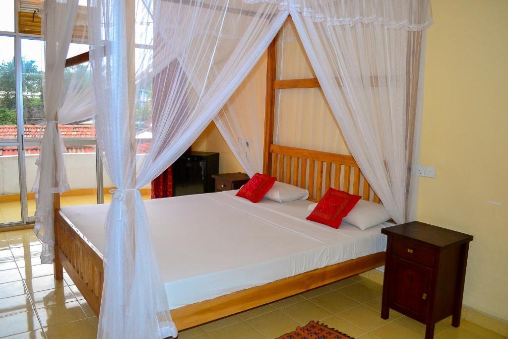 Hotel Marine At Negombo Beach Νεγκόμπο Δωμάτιο φωτογραφία